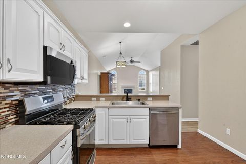 Tiny photo for 8329 Ledgestone Avenue, Sylvania, OH 43560 (MLS # 10004985)