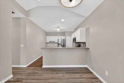 Tiny photo for 8329 Ledgestone Avenue, Sylvania, OH 43560 (MLS # 10004985)