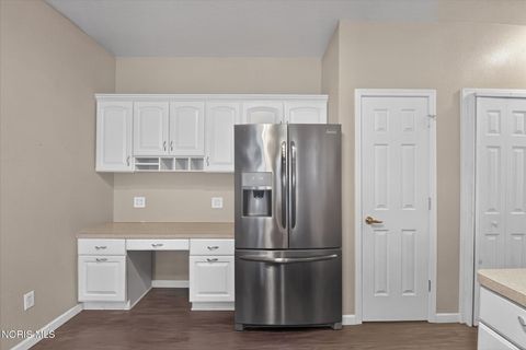 Tiny photo for 8329 Ledgestone Avenue, Sylvania, OH 43560 (MLS # 10004985)