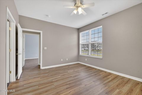 Tiny photo for 8329 Ledgestone Avenue, Sylvania, OH 43560 (MLS # 10004985)