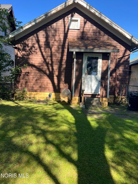 Tiny photo for 651 Curtis Street, Toledo, OH 43609 (MLS # 10014065)
