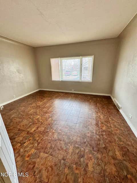 Tiny photo for 158 Everett Street, Toledo, OH 43608 (MLS # 10011480)