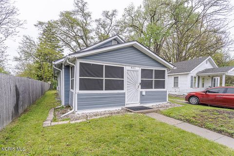 Tiny photo for 821 Elysian Avenue, Toledo, OH 43607 (MLS # 10008800)