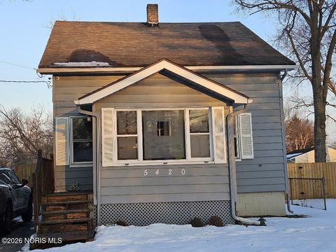 Photo of 5420 Ruth Avenue, Toledo, OH 43613 (MLS # 10004003)