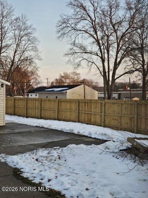 Tiny photo for 5420 Ruth Avenue, Toledo, OH 43613 (MLS # 10004003)