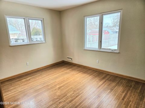 Tiny photo for 4402 Drummond Road, Toledo, OH 43613 (MLS # 10004080)