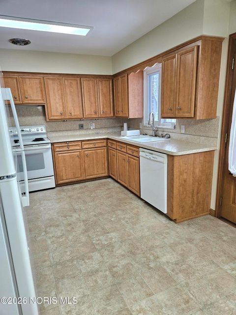 Tiny photo for 4402 Drummond Road, Toledo, OH 43613 (MLS # 10004080)