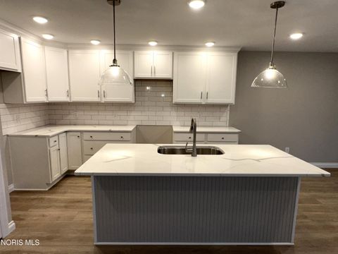 Tiny photo for 25264 E Sunset Maple Drive, Perrysburg, OH 43551 (MLS # 10006782)