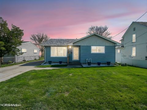 Tiny photo for 2828 128th Street, Toledo, OH 43611 (MLS # 10006713)