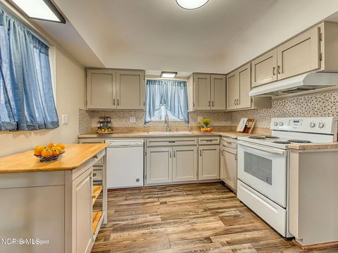 Tiny photo for 2828 128th Street, Toledo, OH 43611 (MLS # 10006713)