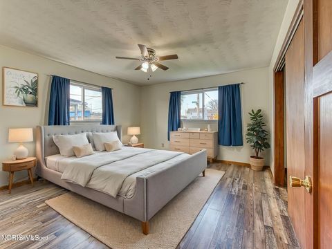 Tiny photo for 2828 128th Street, Toledo, OH 43611 (MLS # 10006713)