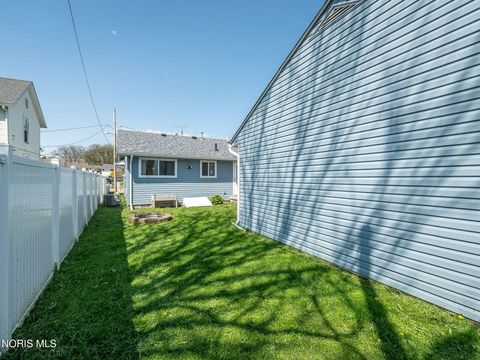 Tiny photo for 2828 128th Street, Toledo, OH 43611 (MLS # 10006713)