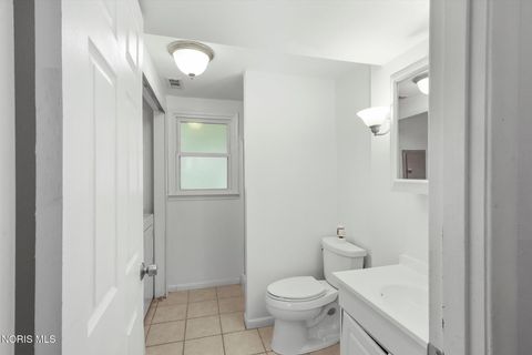 Tiny photo for 1932 Cherrylawn Drive, Toledo, OH 43614 (MLS # 10004640)