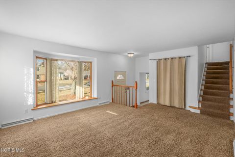 Tiny photo for 1932 Cherrylawn Drive, Toledo, OH 43614 (MLS # 10004640)