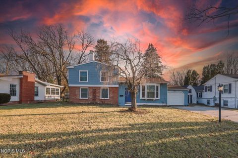 Tiny photo for 1932 Cherrylawn Drive, Toledo, OH 43614 (MLS # 10004640)