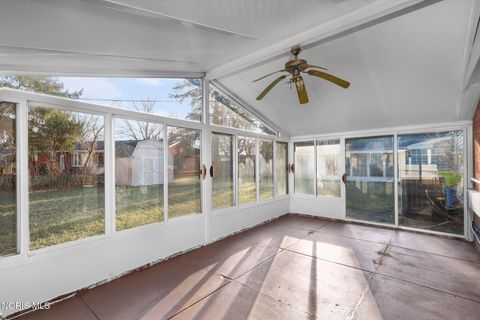 Tiny photo for 1932 Cherrylawn Drive, Toledo, OH 43614 (MLS # 10004640)