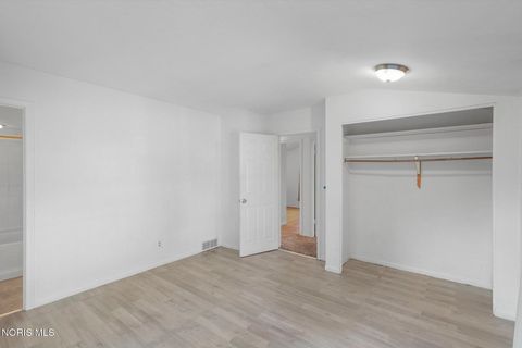 Tiny photo for 1932 Cherrylawn Drive, Toledo, OH 43614 (MLS # 10004640)