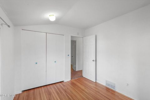 Tiny photo for 1932 Cherrylawn Drive, Toledo, OH 43614 (MLS # 10004640)