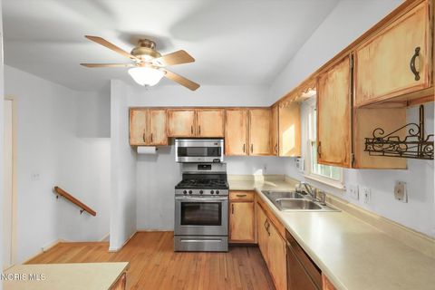 Tiny photo for 1932 Cherrylawn Drive, Toledo, OH 43614 (MLS # 10004640)