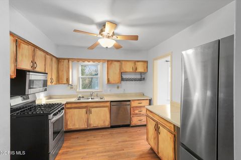 Tiny photo for 1932 Cherrylawn Drive, Toledo, OH 43614 (MLS # 10004640)