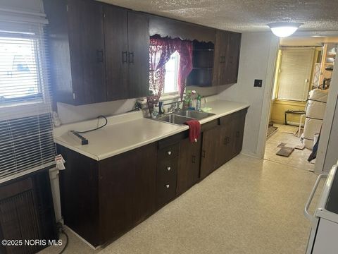 Tiny photo for 148 8th Avenue, Tiffin, OH 44883 (MLS # 10000778)