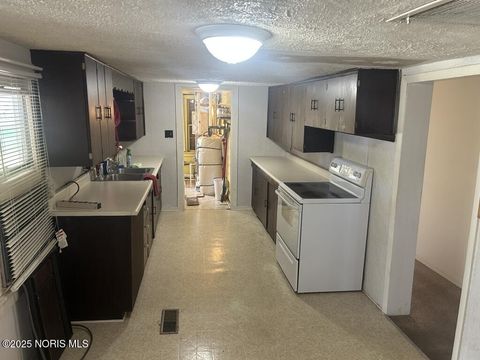 Tiny photo for 148 8th Avenue, Tiffin, OH 44883 (MLS # 10000778)