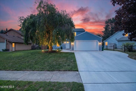 Photo of 6947 Oakshade Road, Sylvania, OH 43560 (MLS # 10009921)