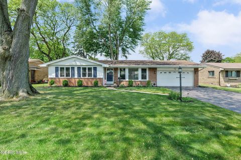 Photo of 4121 Garden Estates Drive, Toledo, OH 43623 (MLS # 10007810)