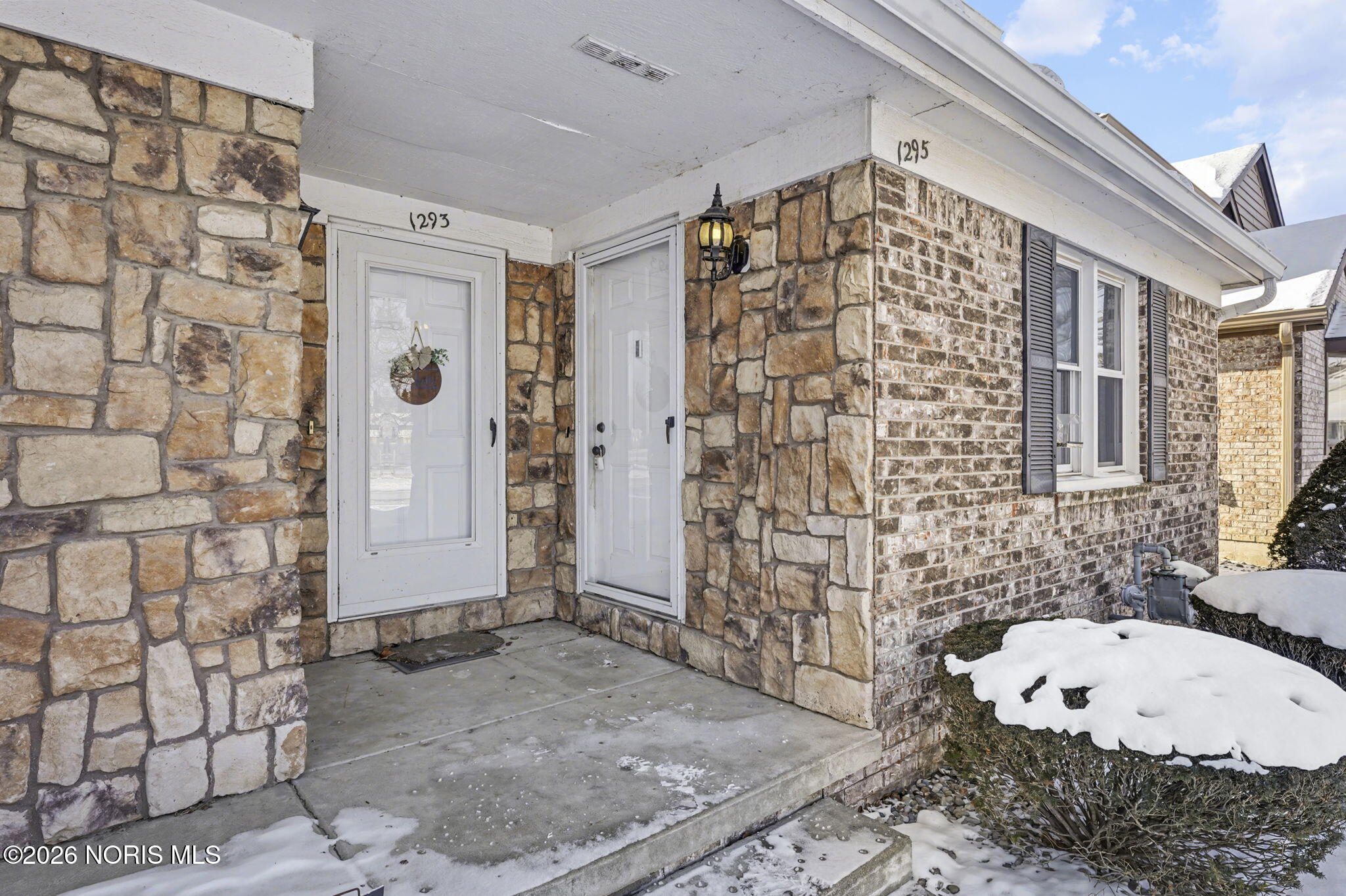 1295 Applegate Street