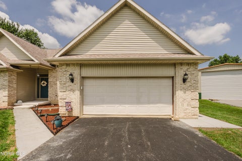 Tiny photo for 930 Robinhood Avenue, Findlay, OH 45840 (MLS # 10010356)