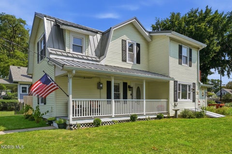 Photo of 340 E 5th Street, Perrysburg, OH 43551 (MLS # 10012682)