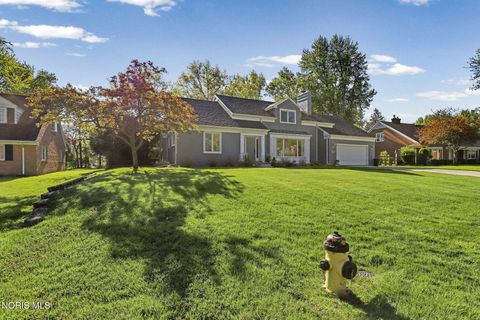 Photo of 2128 Evergreen Road, Ottawa Hills, OH 43606 (MLS # 10006865)