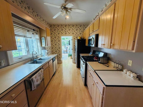 Tiny photo for 325 W 3rd Street, Defiance, OH 43512 (MLS # 10014706)