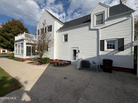 Tiny photo for 325 W 3rd Street, Defiance, OH 43512 (MLS # 10014706)