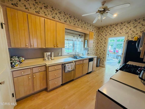 Tiny photo for 325 W 3rd Street, Defiance, OH 43512 (MLS # 10014706)