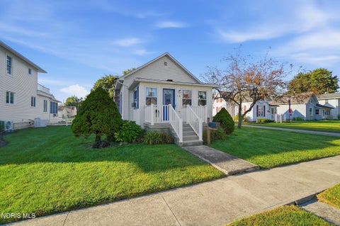 Tiny photo for 715 E Madison Street, Gibsonburg, OH 43431 (MLS # 10013947)