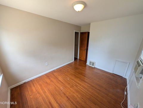 Tiny photo for 27 W Poinsetta Avenue, Toledo, OH 43612 (MLS # 10011918)