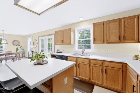 Tiny photo for 7414 Woodshire Lane, Holland, OH 43528 (MLS # 10013835)