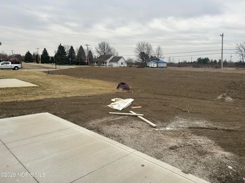 Tiny photo for 5040 Easton Drive, Oregon, OH 43616 (MLS # 10003669)