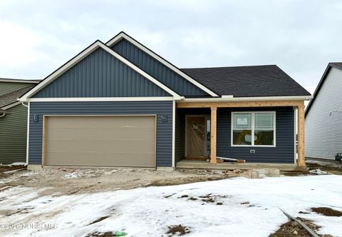 Photo of 5040 Easton Drive, Oregon, OH 43616 (MLS # 10003669)