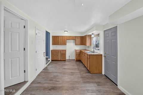 Tiny photo for 547 Church Street, Toledo, OH 43605 (MLS # 10010796)