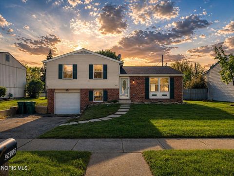 Photo of 2412 Bedford Lane, Northwood, OH 43619 (MLS # 10006779)