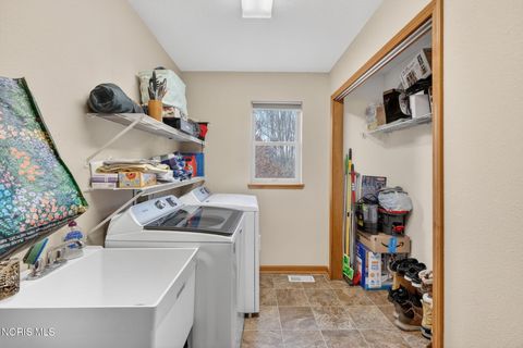 Tiny photo for 124 Springcove Lane, Holland, OH 43528 (MLS # 10006017)