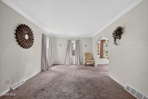 Tiny photo for 2542 Grantwood Drive, Toledo, OH 43613 (MLS # 10010354)