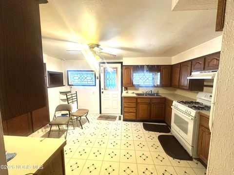 Tiny photo for 47 E Foulkes Street, Toledo, OH 43605 (MLS # 10003185)