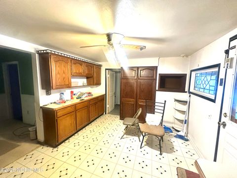 Tiny photo for 47 E Foulkes Street, Toledo, OH 43605 (MLS # 10003185)