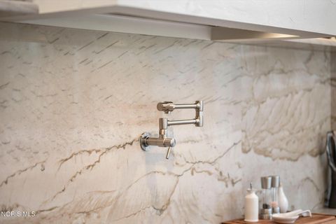 Tiny photo for 26976 W River Road, Perrysburg, OH 43551 (MLS # 10005247)