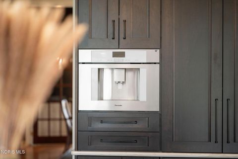 Tiny photo for 26976 W River Road, Perrysburg, OH 43551 (MLS # 10005247)