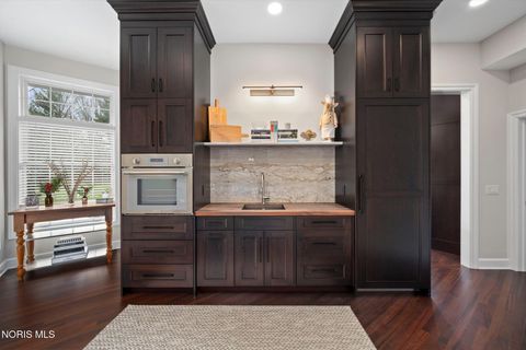 Tiny photo for 26976 W River Road, Perrysburg, OH 43551 (MLS # 10005247)