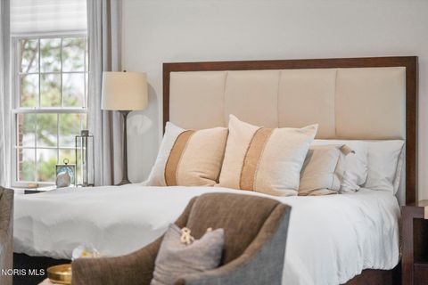 Tiny photo for 26976 W River Road, Perrysburg, OH 43551 (MLS # 10005247)